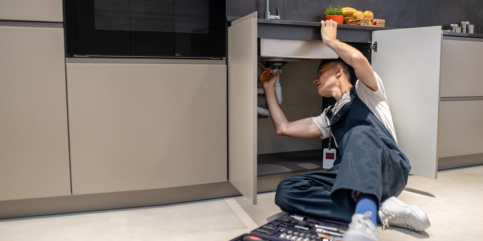 Usta xidmeti. Bakida usta. Təmir xidmeti.Su sızma təyini.Kanalizasiya təmizlənməsi